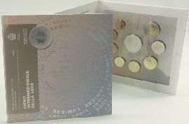 San Marino Kursmünzensatz st/OVP 2015 5 Euro Jahr des Lichts - Knick im Umkarton