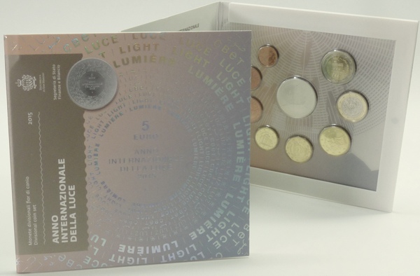 San Marino Kursmünzensatz st/OVP 2015 5 Euro Jahr des Lichts - Knick im Umkarton